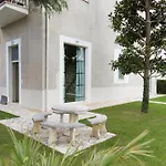 Apartment Loft 1-2-3, In Centro, Con Giardino, A 150 M Dal Mare