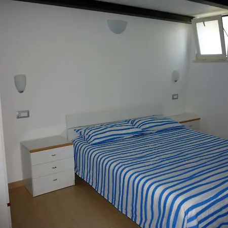 Apartment Loft 1-2-3, In Centro, Con Giardino, A 150 M Dal Mare