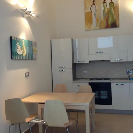 Loft 1-2-3, In Centro, Con Giardino, A 150 M Dal Mare