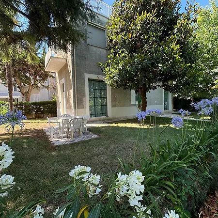 Loft 1-2-3, In Centro, Con Giardino, A 150 M Dal Mare Lägenhet *