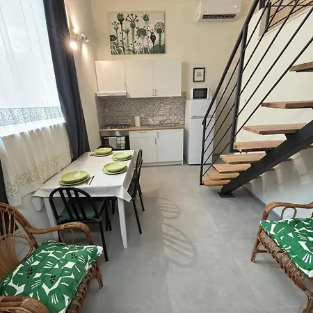 Lägenhet Loft 1-2-3, In Centro, Con Giardino, A 150 M Dal Mare Pineto