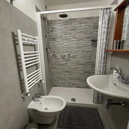 Loft 1-2-3, In Centro, Con Giardino, A 150 M Dal Mare *