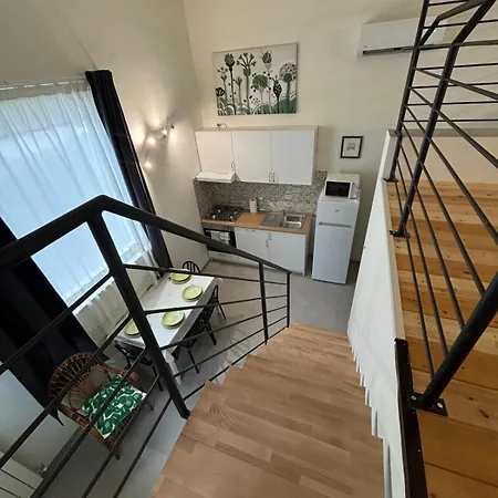 Lägenhet Loft 1-2-3, In Centro, Con Giardino, A 150 M Dal Mare Pineto