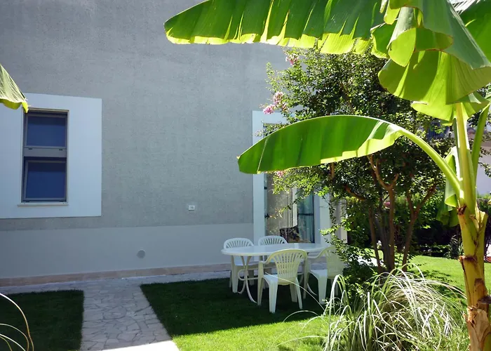 Apartamento Loft 1-2-3, In Centro, Con Giardino, A 150 M Dal Mare