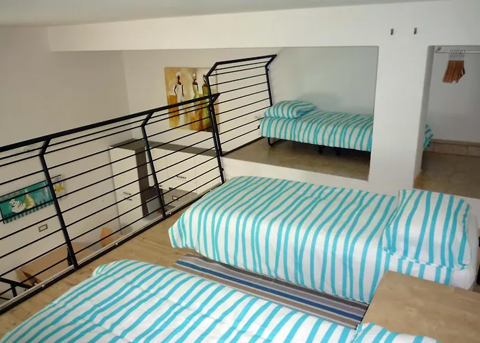 Loft 1-2-3, In Centro, Con Giardino, A 150 M Dal Mare