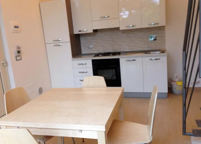 Loft 1-2-3, In Centro, Con Giardino, A 150 M Dal Mare