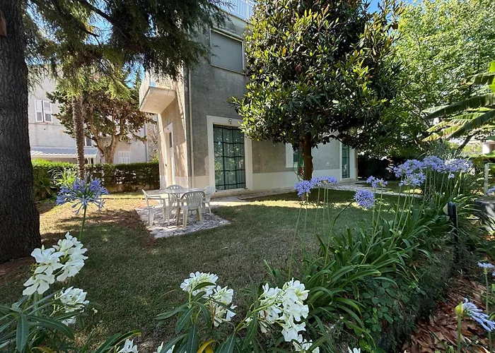 Loft 1-2-3, In Centro, Con Giardino, A 150 M Dal Mare Apartment *